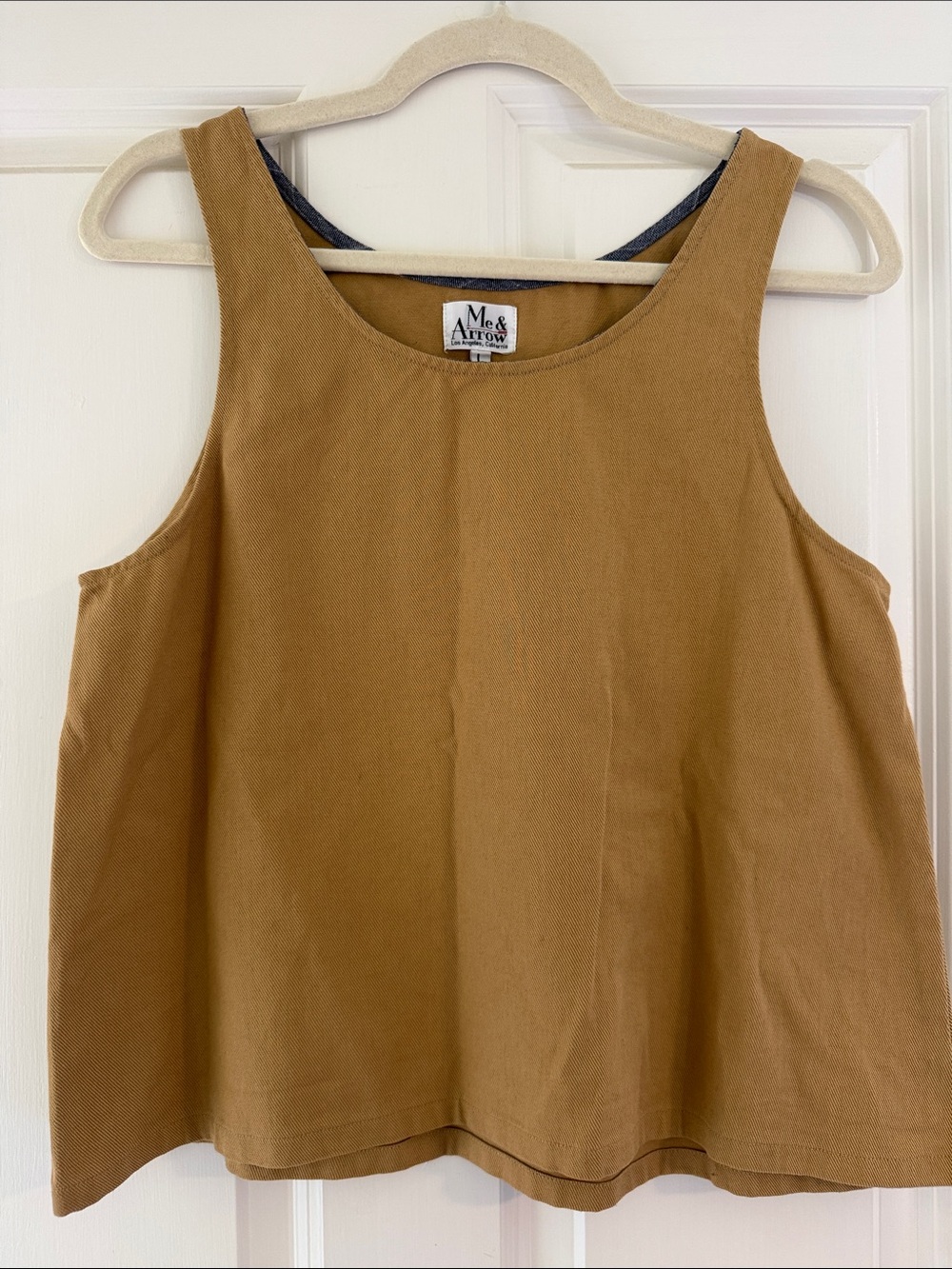 Me & Arrow Women's Tan Scoop Neck Tank